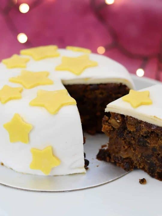 http://www.theglutenfreeblogger.com/wp-content/uploads/2020/10/gluten-free-christmas-cake-recipe-721-scaled-540x720.jpg