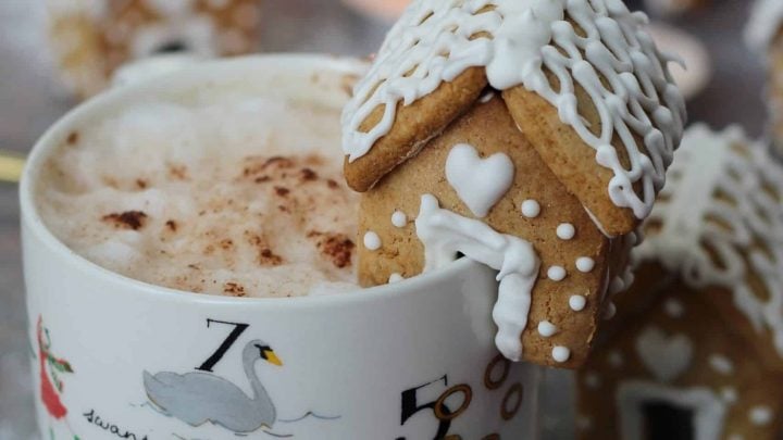 Gingerbread Men Coffee Cup Cookies - The Bearfoot Baker