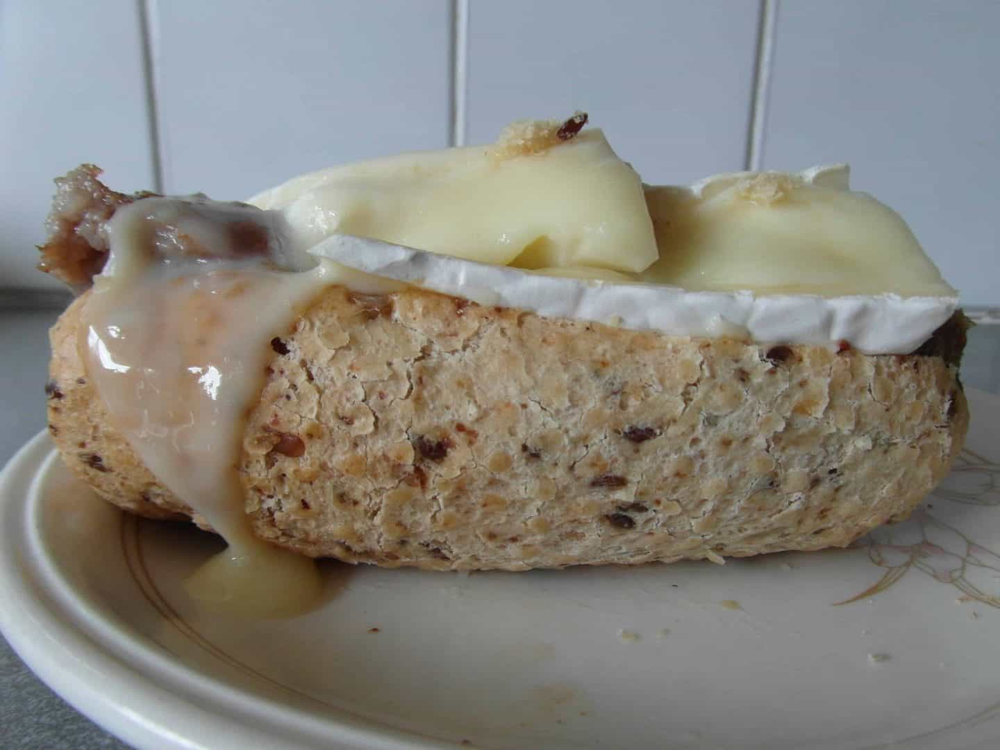 Finally, the moment I’ve been waiting for: trying Fria gluten free bread