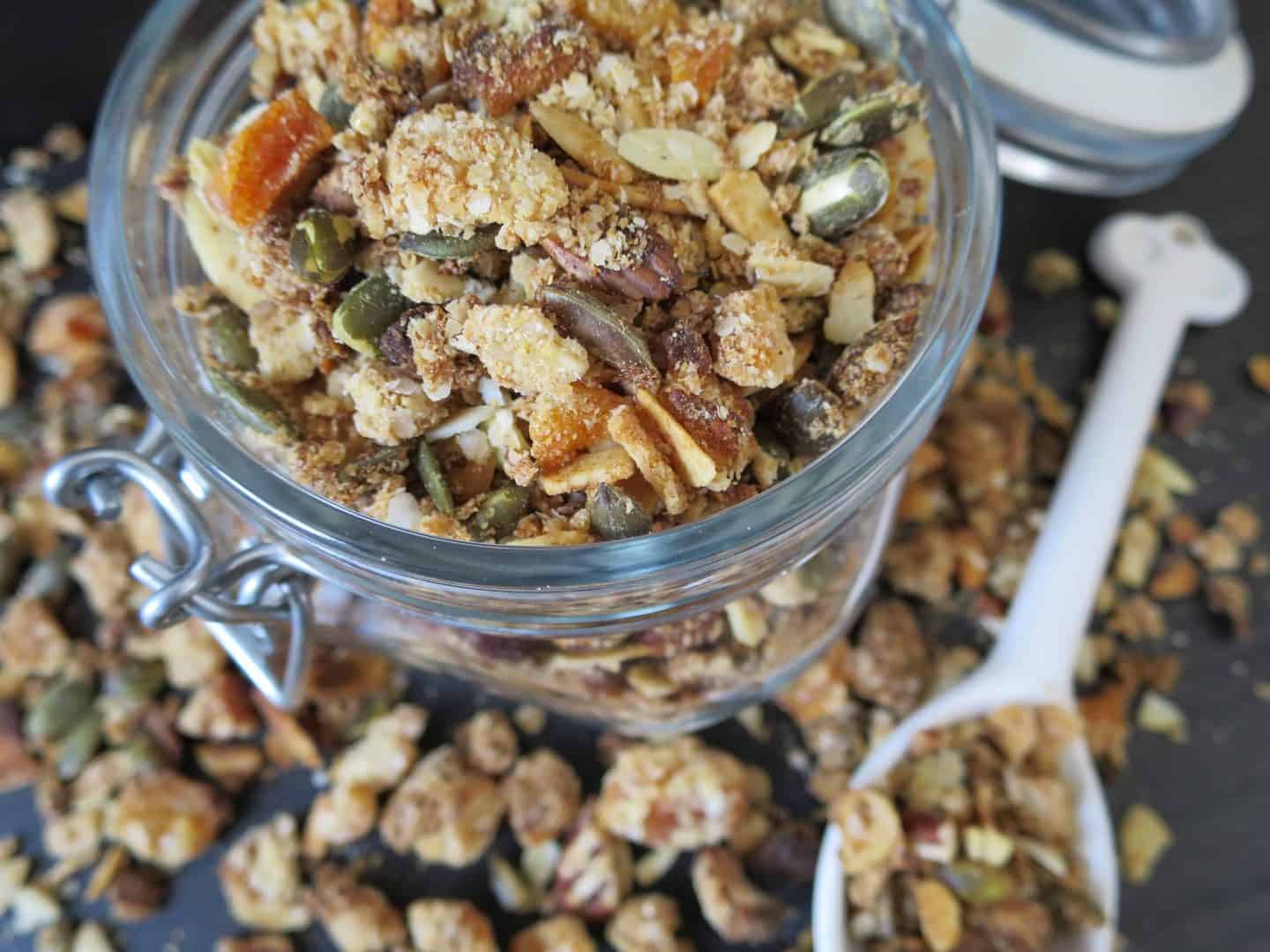 Recipe: Gluten free quinoa, pecan and apricot granola