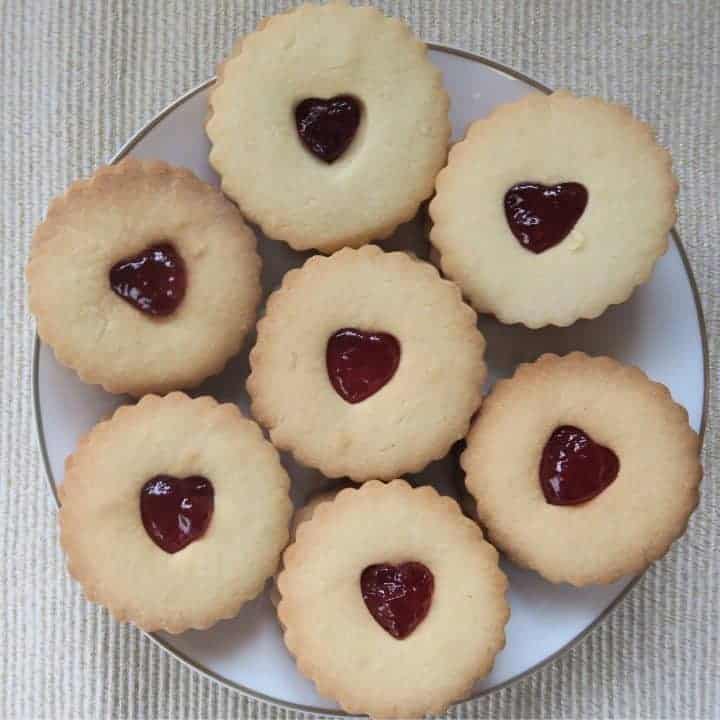 GLUTEN FREE JAMMY DODGERS JAMMIE DODGERS RECIPE