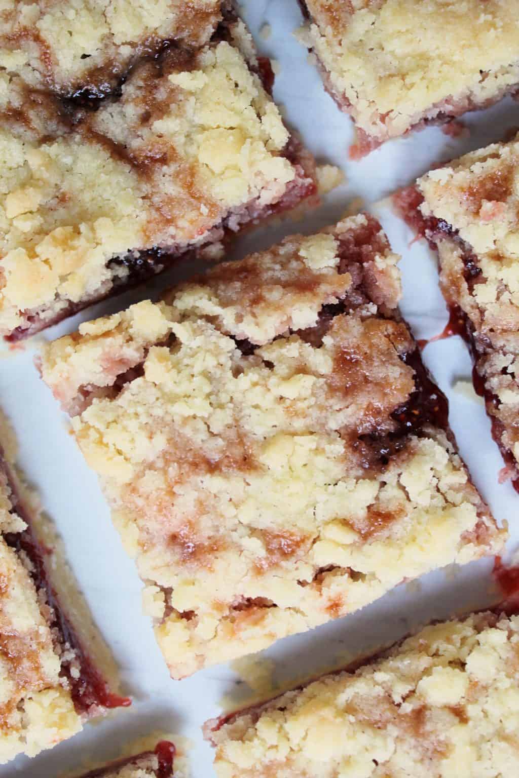 Easy gluten free strawberry crumble bars - The Gluten Free Blogger